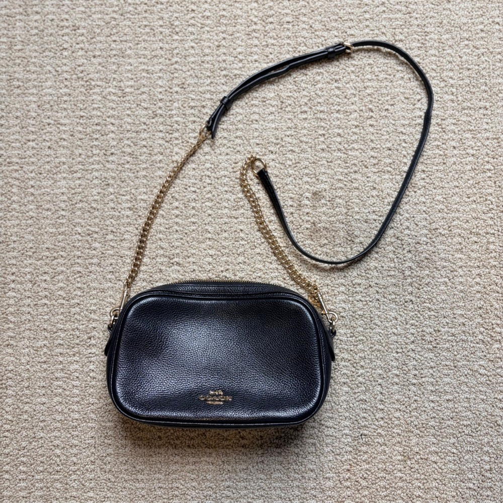 Coach Black Pebbled Leather Crossbody Bag F25922 Gold Chain Strap